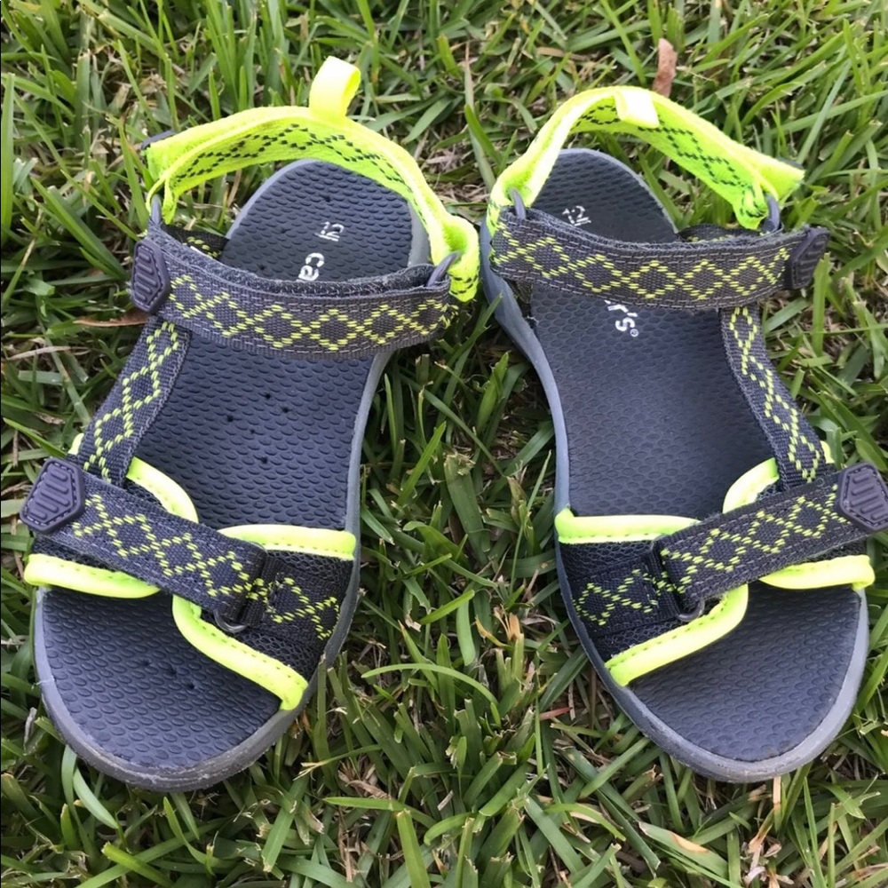Carter Boy’s sandas Size 12
